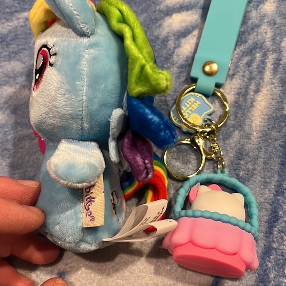 Rainbow dash itty bitty toy and Hello Kitty keychain - Picture 3 of 4